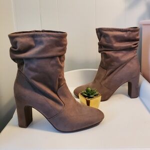 Kelly & Katie brown booties, great condition, size 10 M
